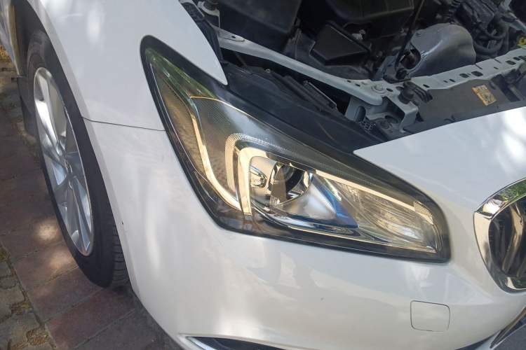 Used Buick Verano 2017 Sedan 15S Automatic Leading Model Right Front Headlight