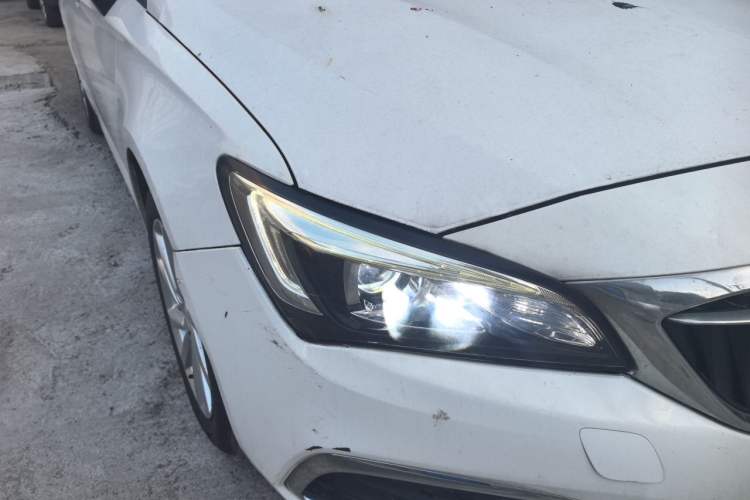 Used Buick Verano 2017 Sedan 15S Automatic Leading Model Right Front Headlight