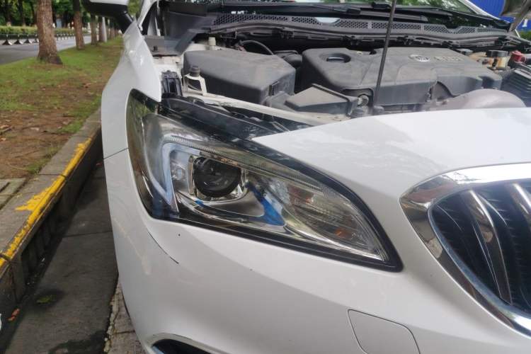 Used Buick Verano 2017 Sedan 15S Automatic Leading Model Right Front Headlight