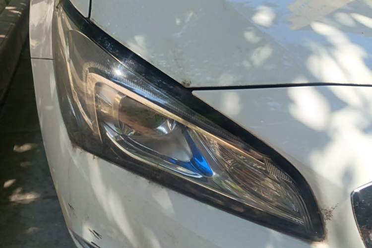 Used Buick Verano 2017 Sedan 15S Automatic Leading Model Right Front Headlight