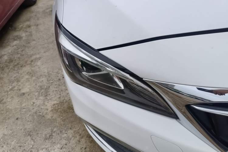 Used Buick Verano 2017 Sedan 15S Automatic Leading Model Right Front Headlight