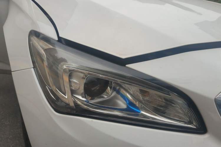 Used Buick Verano 2017 Sedan 15S Automatic Leading Model Right Front Headlight