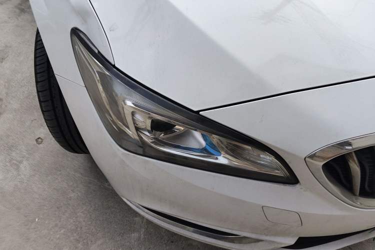 Used Buick Verano 2017 Sedan 15S Automatic Leading Model Right Front Headlight