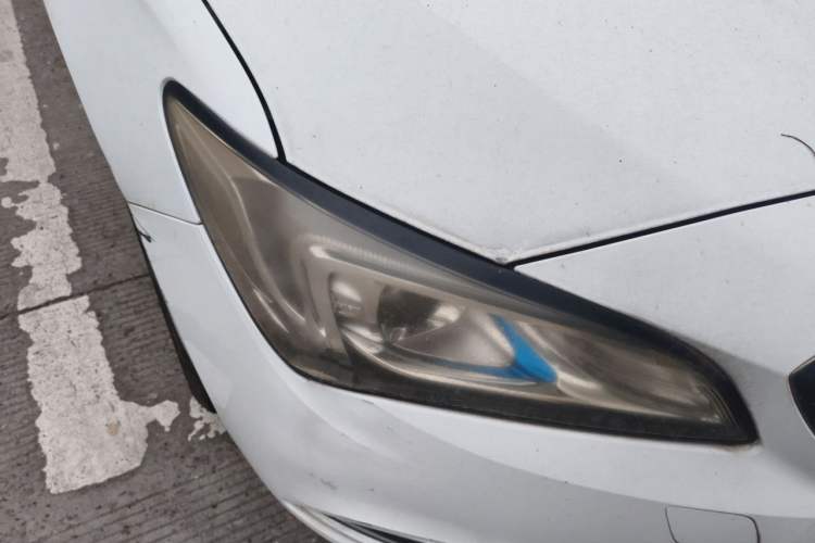 Used Buick Verano 2017 Sedan 20T Dual-Clutch Leading Model Right Front Headlight