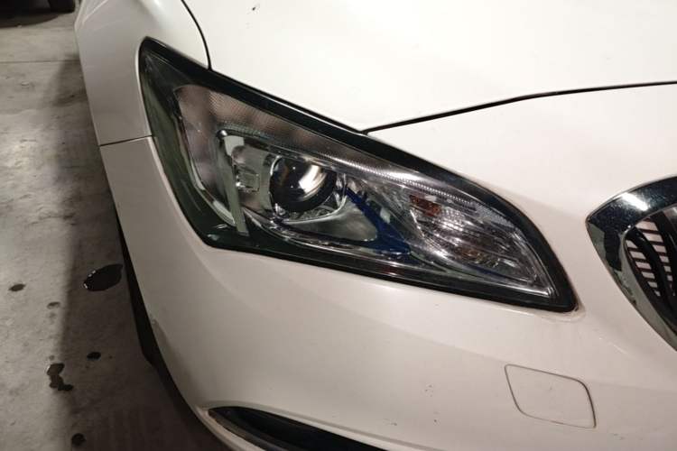 Used Buick Verano 2017 Sedan 20T Dual-Clutch Elite Model Right Front Headlight