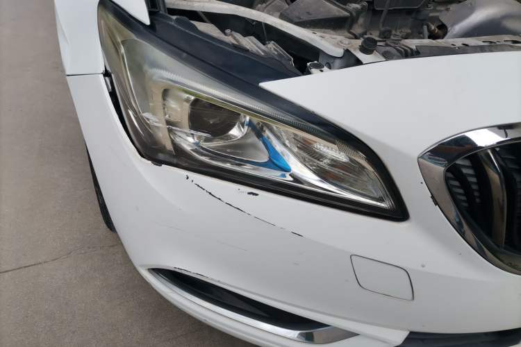 Used Buick Verano 2017 Sedan 15S Automatic Leading Model Right Front Headlight