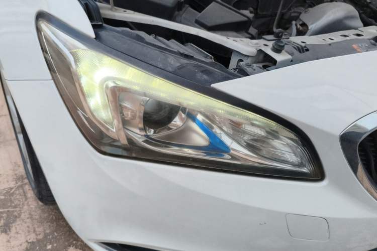 Used Buick Verano 2017 Sedan 15S Automatic Leading Model Right Front Headlight