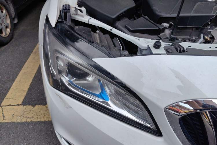 Used Buick Verano 2017 Sedan 15S Automatic Leading Model Right Front Headlight
