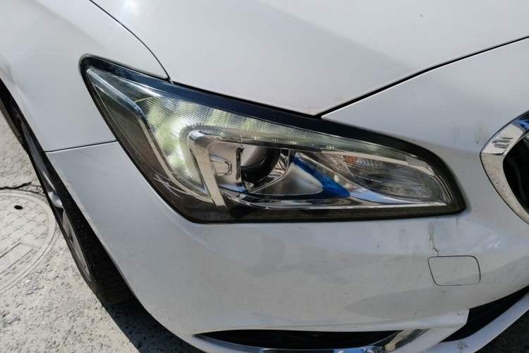 Used Buick Verano 2017 Sedan 15S Automatic Leading Model Right Front Headlight