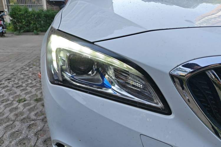 Used Buick Verano 2017 Sedan 20T Dual-Clutch Elite Model Right Front Headlight