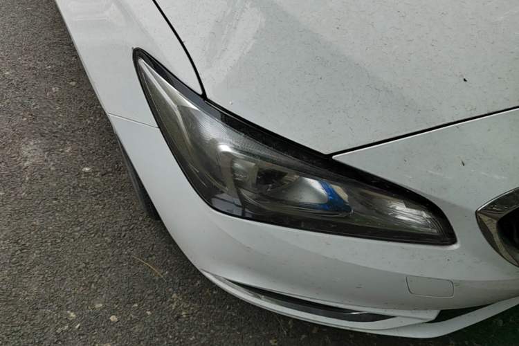 Used Buick Verano 2017 Sedan 15S Automatic Leading Model Right Front Headlight