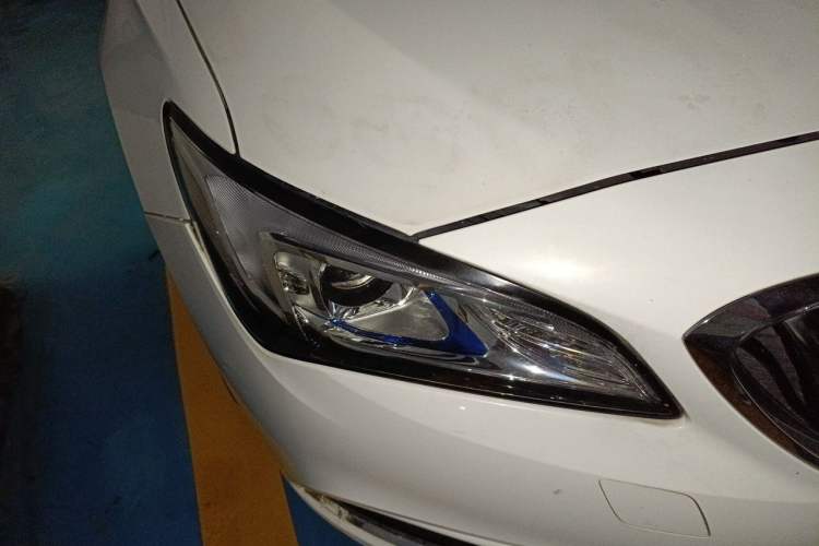 Used Buick Verano 2017 Sedan 15S Automatic Leading Model Right Front Headlight