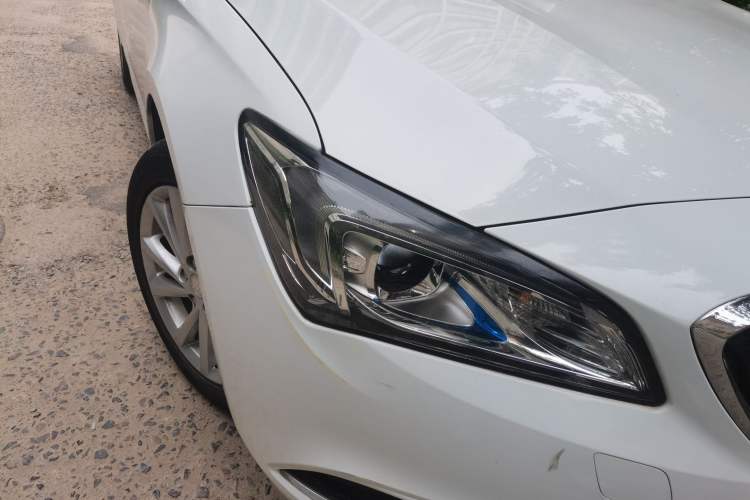 Used Buick Verano 2017 Sedan 15S Automatic Leading Model Right Front Headlight