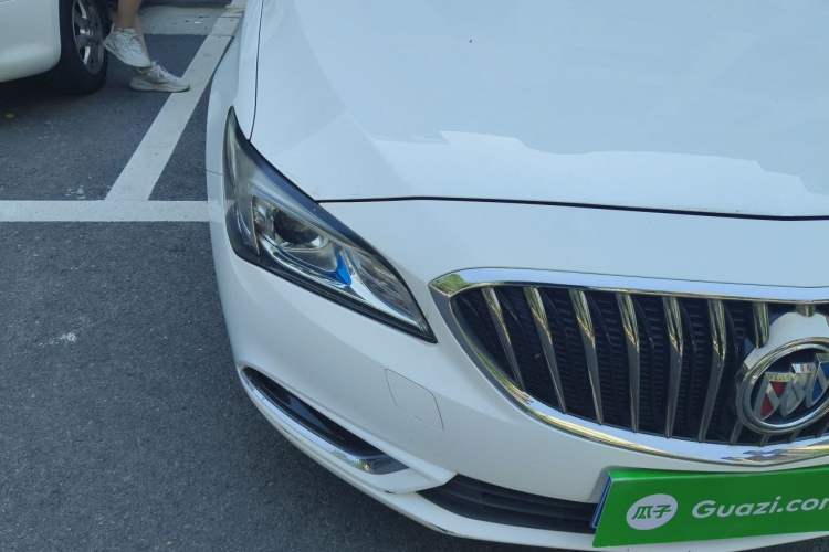 Used Buick Verano 2017 Sedan 15S Automatic Leading Model Right Front Headlight