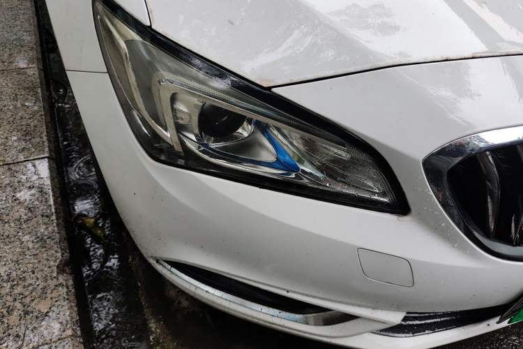 Used Buick Verano 2017 Sedan 20T Dual-Clutch Elite Model Right Front Headlight