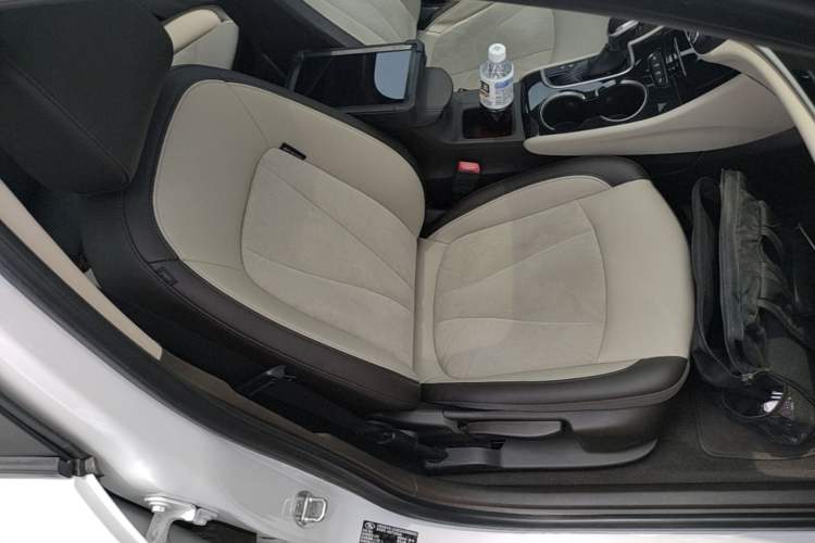 Used Buick Verano 2017 Sedan 15S Automatic Leading Model Right Front Seat