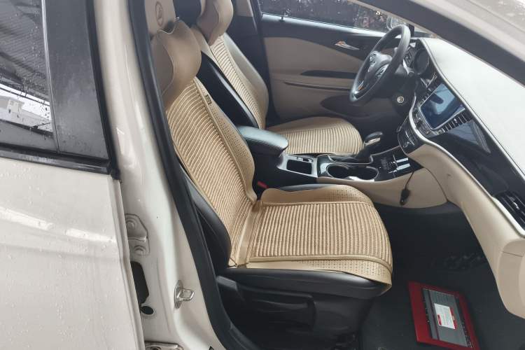 Used Buick Verano 2017 Sedan 15S Automatic Leading Model Right Front Seat