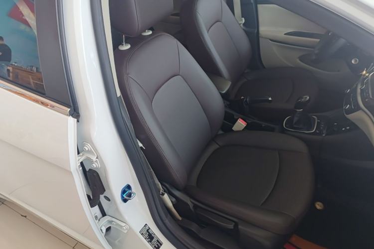 Used Buick Verano 2017 Sedan 15S Manual Entry-Level Model Right Front Seat