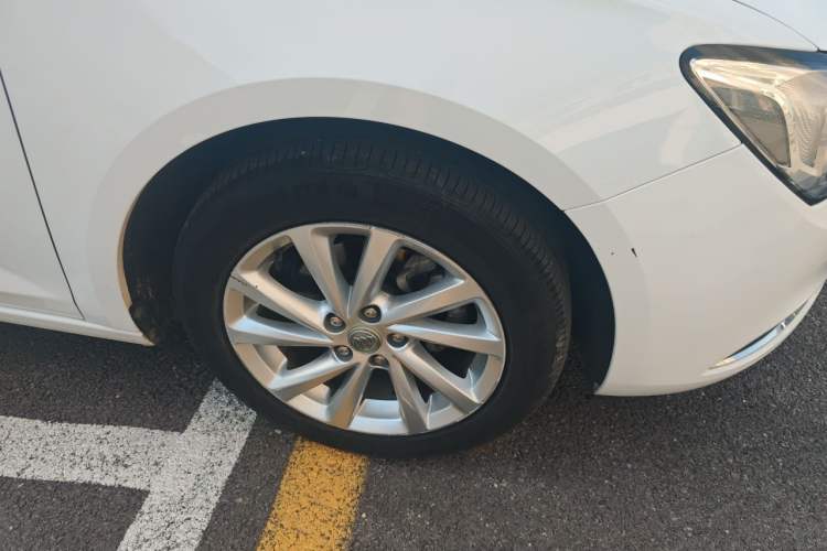 Used Buick Verano 2017 Sedan 15S Automatic Leading Model Right Front Wheel Hub