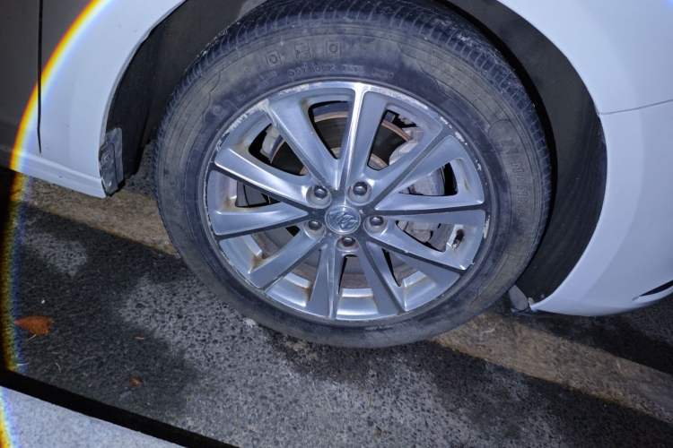 Used Buick Verano 2017 Sedan 20T Dual-Clutch Leading Model Right Front Wheel Hub