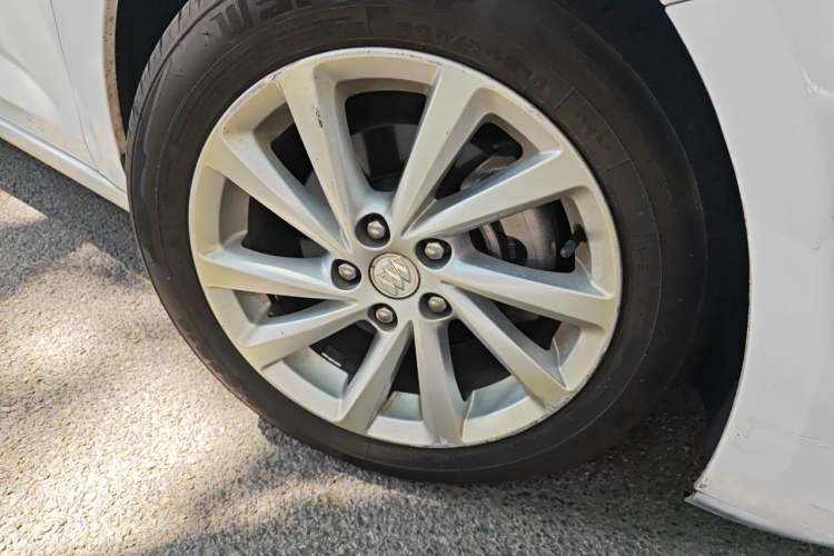 Used Buick Verano 2017 Sedan 15S Automatic Entry Model Right Front Wheel Hub