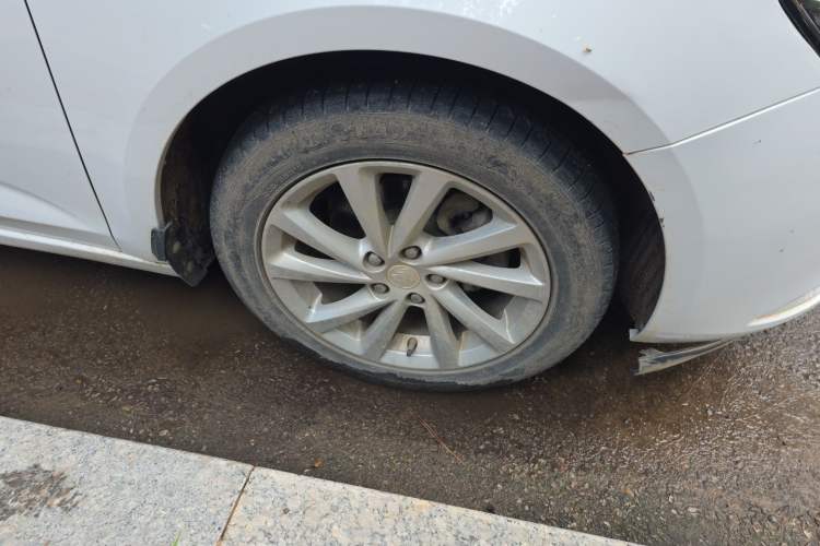 Used Buick Verano 2017 Sedan 15S Automatic Entry Model Right Front Wheel Hub