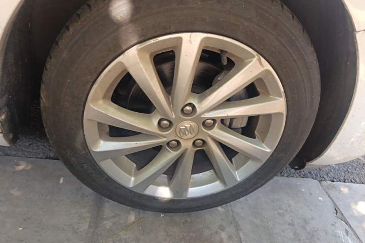 Used Buick Verano 2017 Sedan 15S Automatic Leading Model Right Front Wheel Hub