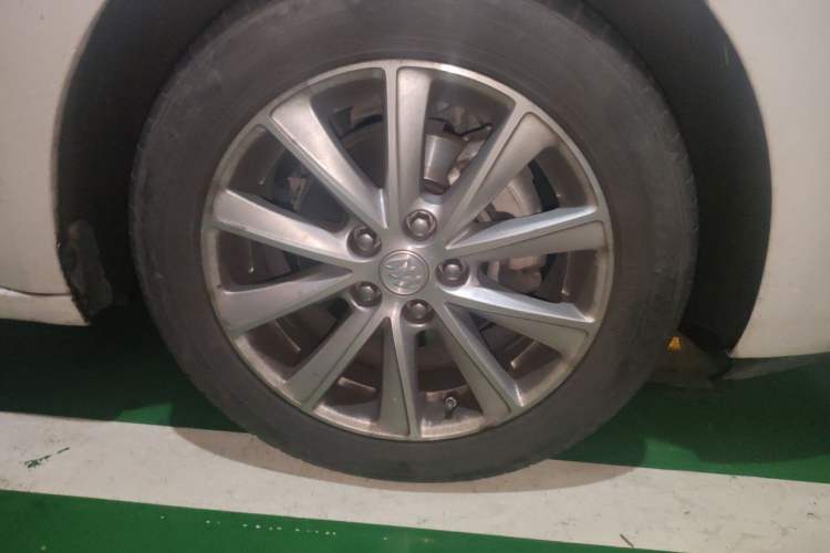 Used Buick Verano 2017 Sedan 20T Dual-Clutch Leading Model Right Front Wheel Hub