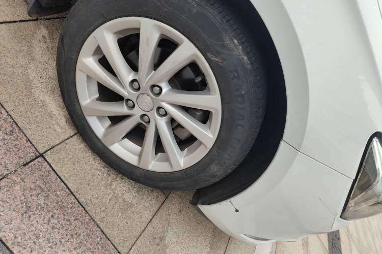 Used Buick Verano 2017 Sedan 15S Automatic Leading Model Right Front Wheel Hub