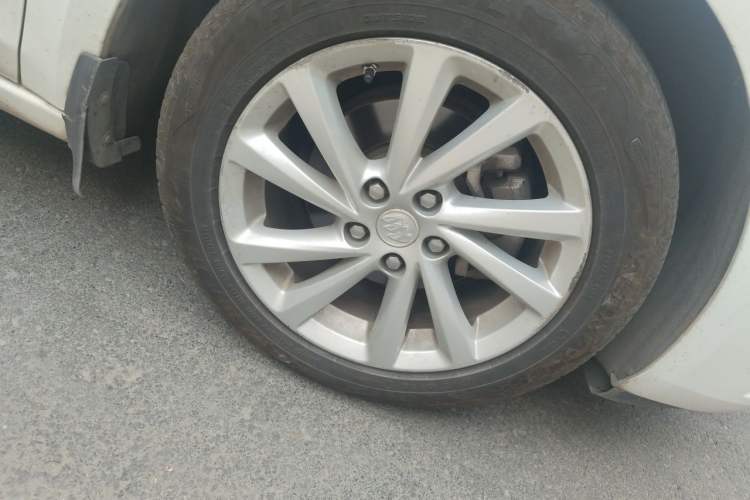 Used Buick Verano 2017 Sedan 15S Automatic Leading Model Right Front Wheel Hub