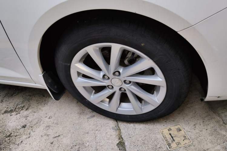 Used Buick Verano 2017 Sedan 15S Automatic Entry Model Right Front Wheel Hub