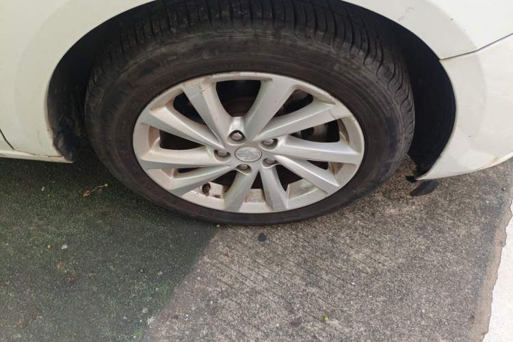 Used Buick Verano 2017 Sedan 15S Automatic Entry Model Right Front Wheel Hub