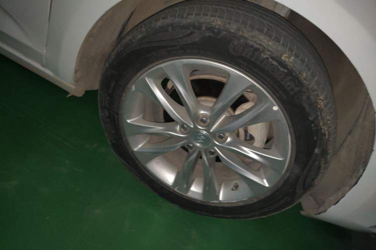 Used Buick Verano 2017 Sedan 20T Dual-Clutch Leading Model Right Front Wheel Hub