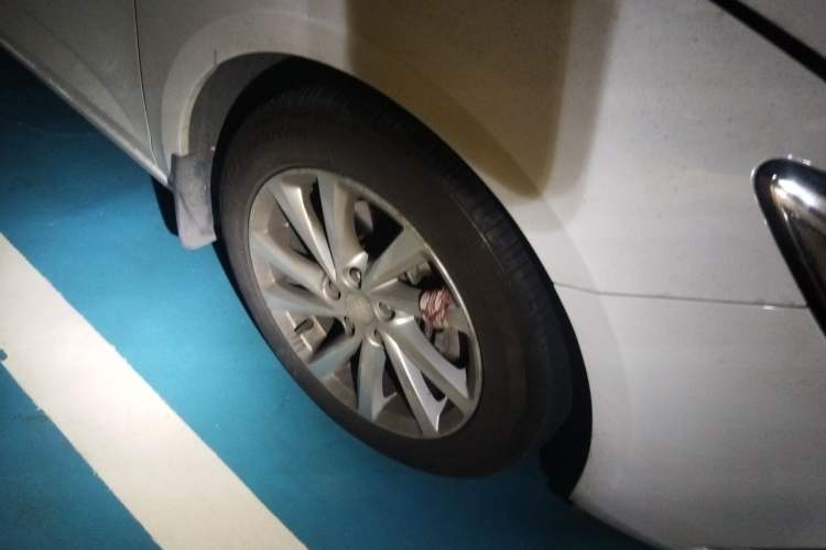 Used Buick Verano 2017 Sedan 15S Automatic Entry Model Right Front Wheel Hub