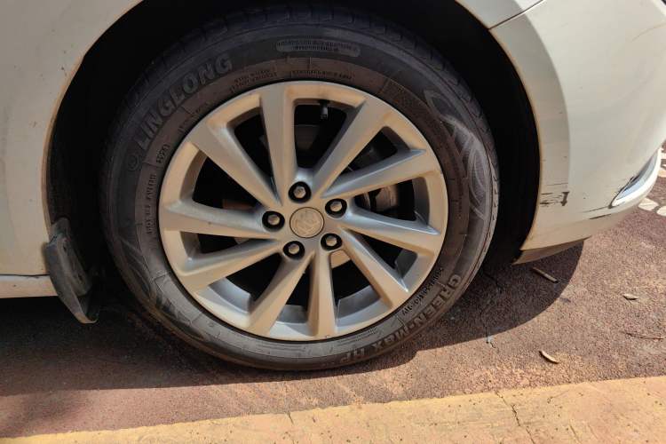 Used Buick Verano 2017 Sedan 15S Automatic Entry Model Right Front Wheel Hub
