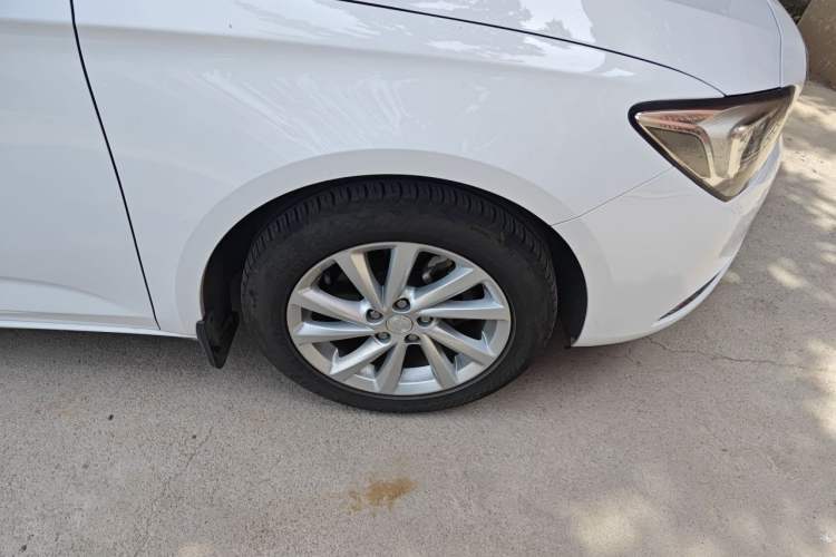 Used Buick Verano 2017 Sedan 15S Automatic Leading Model Right Front Wheel Hub