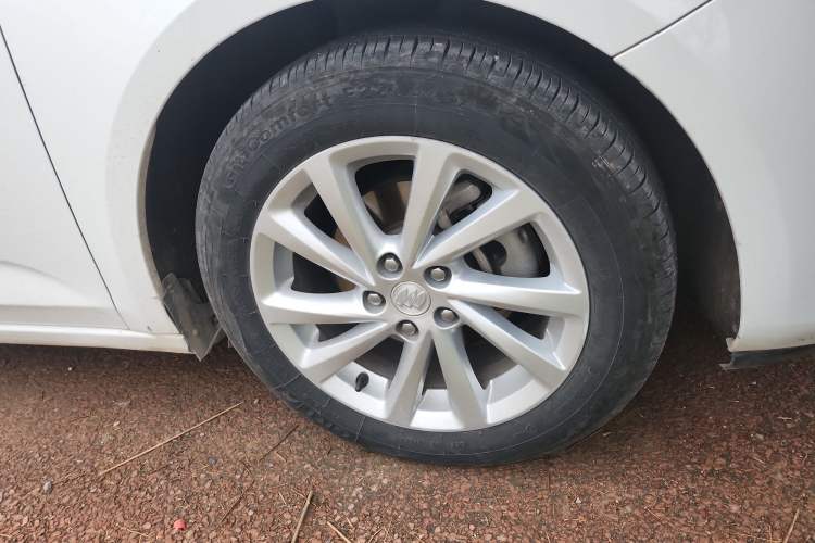 Used Buick Verano 2017 Sedan 15S Automatic Entry Model Right Front Wheel Hub