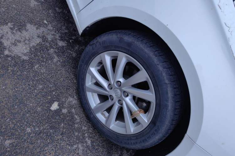 Used Buick Verano 2017 Sedan 15S Automatic Entry Model Right Front Wheel Hub