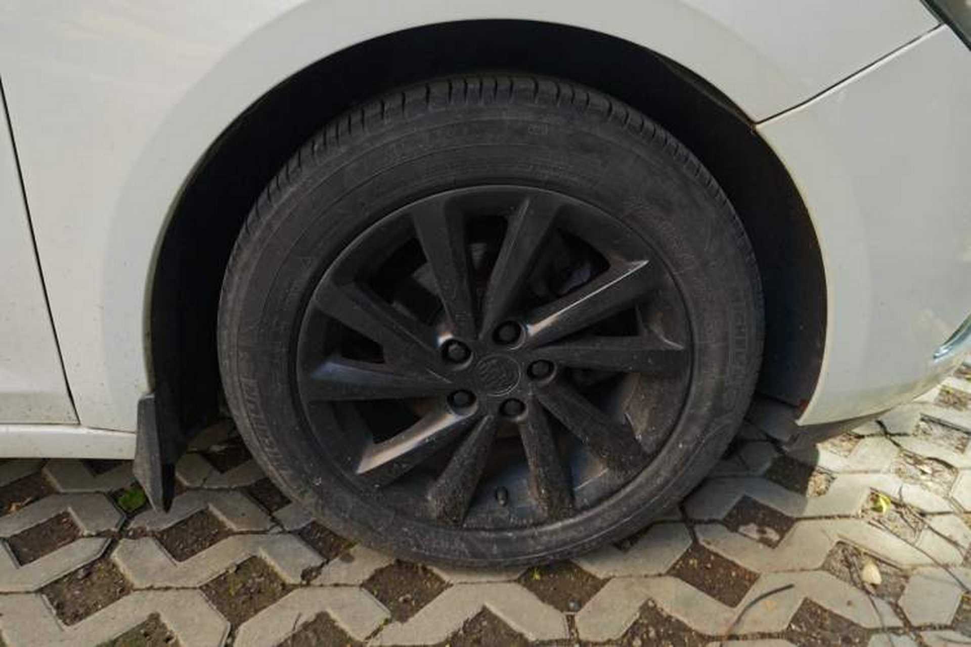 Used Buick Verano 2017 Sedan 15S Automatic Leading Model Right Front Wheel Hub