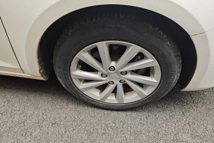 Used Buick Verano 2017 Sedan 15S Automatic Entry Model Right Front Wheel Hub