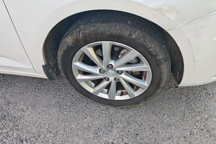 Used Buick Verano 2017 Sedan 15S Automatic Entry Model Right Front Wheel Hub