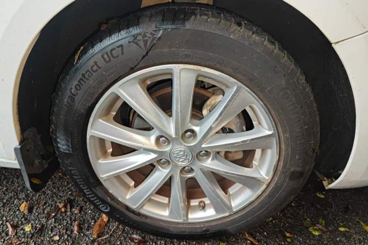 Used Buick Verano 2017 Sedan 20T Dual-Clutch Leading Model Right Front Wheel Hub
