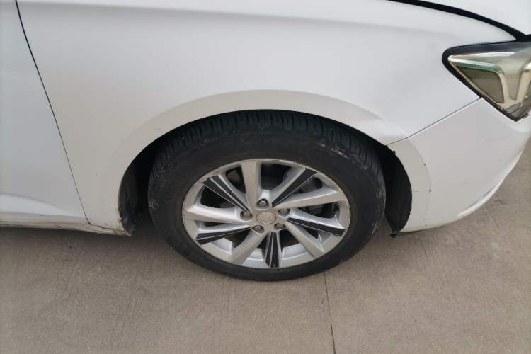 Used Buick Verano 2017 Sedan 15S Automatic Leading Model Right Front Wheel Hub