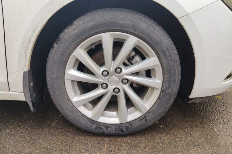 Used Buick Verano 2017 Sedan 15S Automatic Entry Model Right Front Wheel Hub