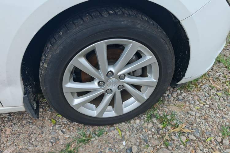 Used Buick Verano 2017 Sedan 15S Automatic Leading Model Right Front Wheel Hub