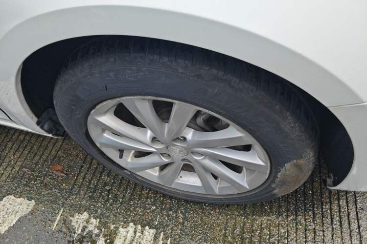 Used Buick Verano 2017 Sedan 15S Automatic Leading Model Right Front Wheel Hub