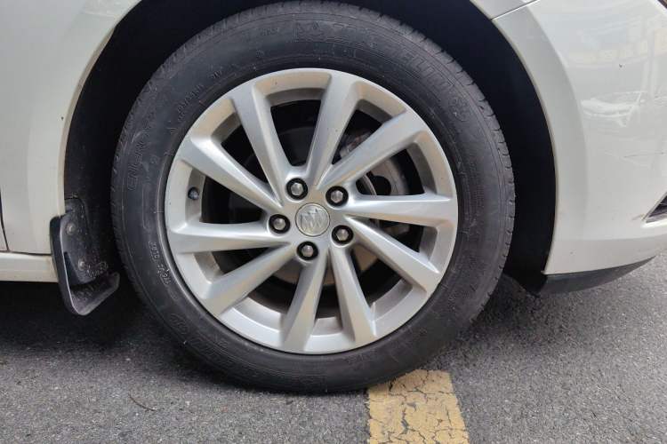 Used Buick Verano 2017 Sedan 15S Automatic Leading Model Right Front Wheel Hub
