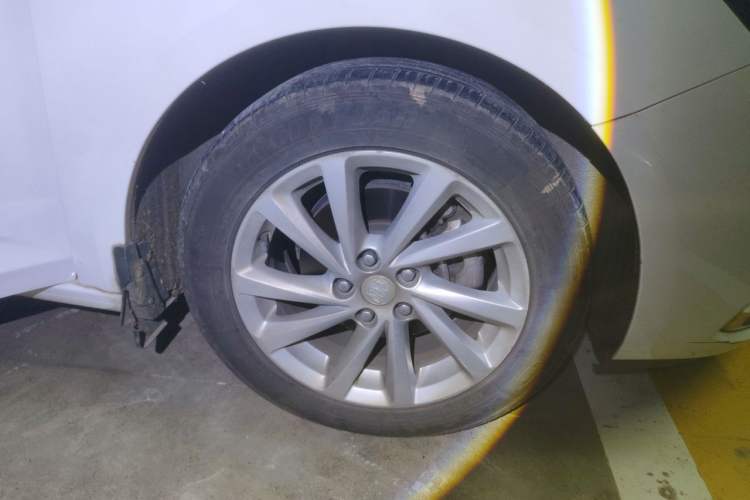 Used Buick Verano 2017 Sedan 15S Automatic Entry Model Right Front Wheel Hub