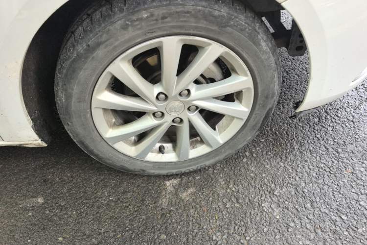 Used Buick Verano 2017 Sedan 15S Automatic Entry Model Right Front Wheel Hub