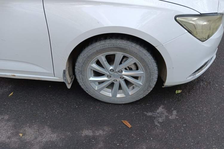 Used Buick Verano 2017 Sedan 15S Automatic Leading Model Right Front Wheel Hub